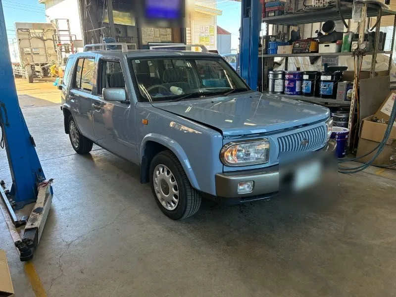 車検整備のため、日産ラシーンが入庫いたしました。